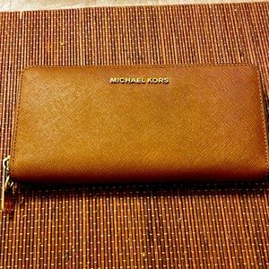 Michael kors wallet